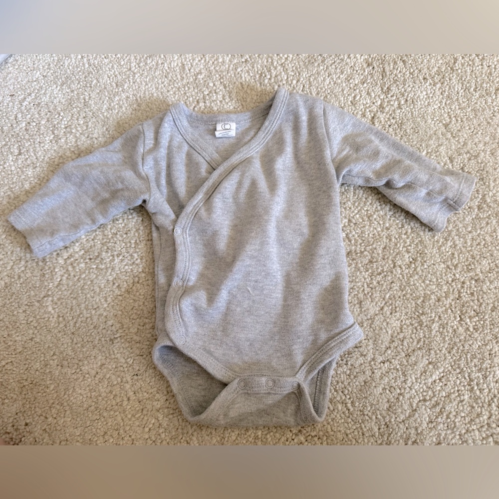 Colored organic gray 0-3 onesie